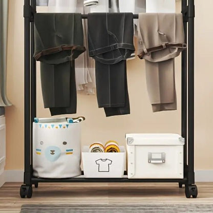 portant-vetement-noir-ideal-pour-espace-limite